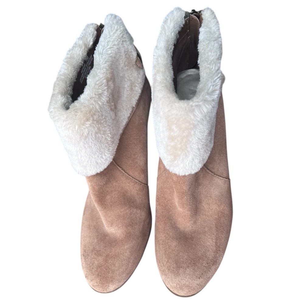 Anne Klein Taupe‎ Suede Faux Fur Lined Ankle Booties Heeled Back Zip 11